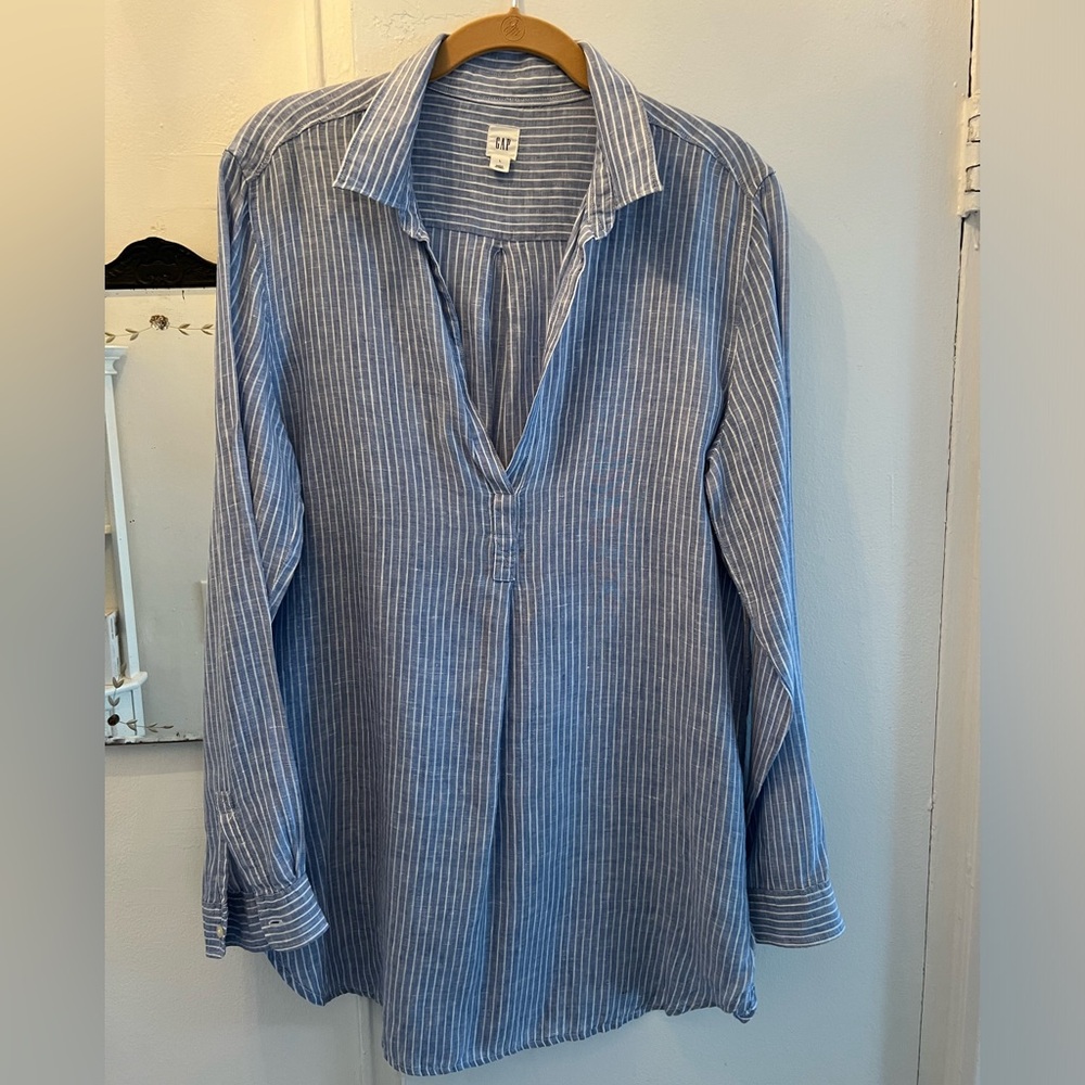 GAP Linen tunic. Size Large. Blue with white stripes.